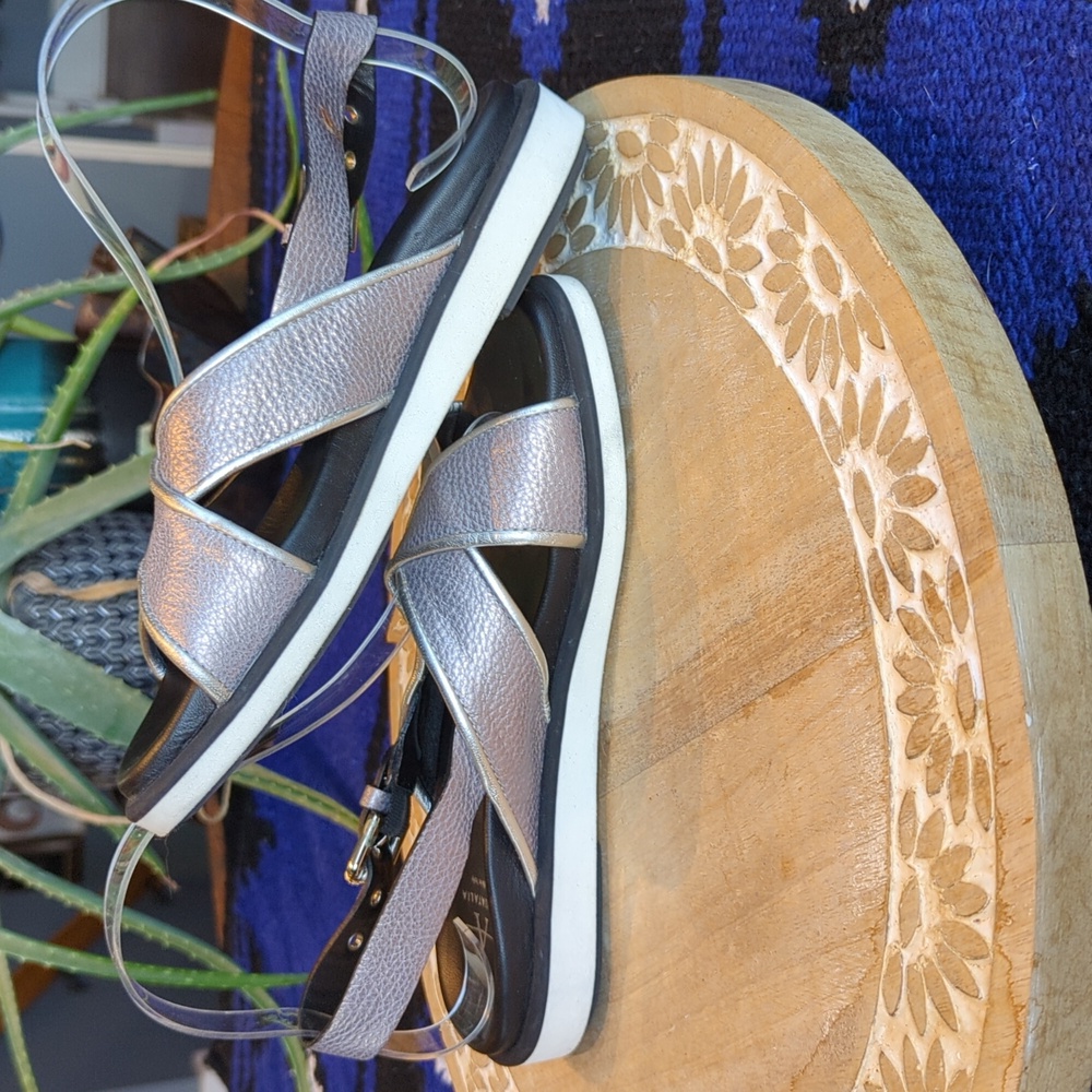 Aquatalia Eloise criss cross sling back sandals 6.5 - Picture 5 of 9